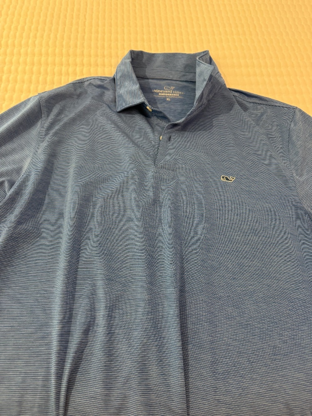 Vineyard Vine Men’s XLarge Golf shirt